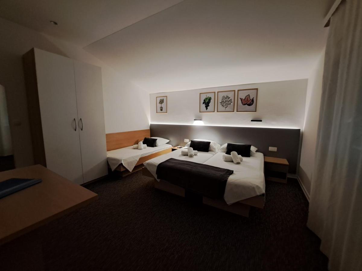 Rooms Zvonimir Stobrec Exterior photo