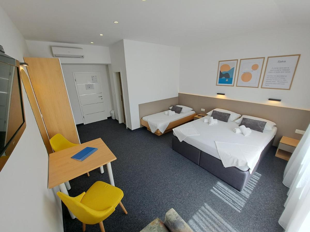 Rooms Zvonimir Stobrec Exterior photo