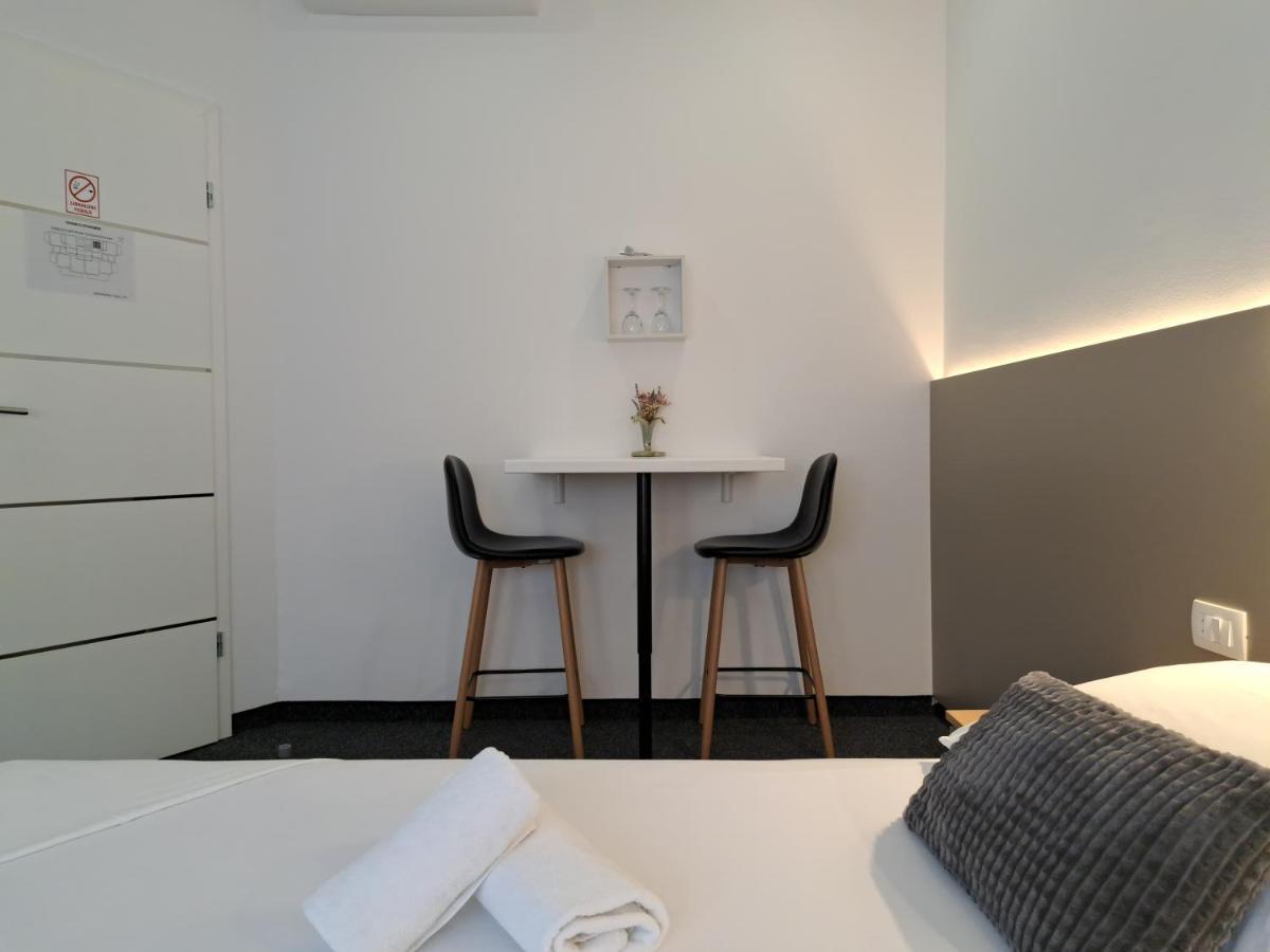 Rooms Zvonimir Stobrec Exterior photo