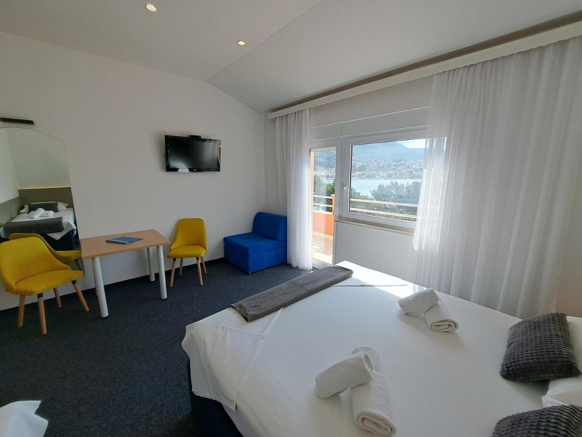 Rooms Zvonimir Stobrec Exterior photo