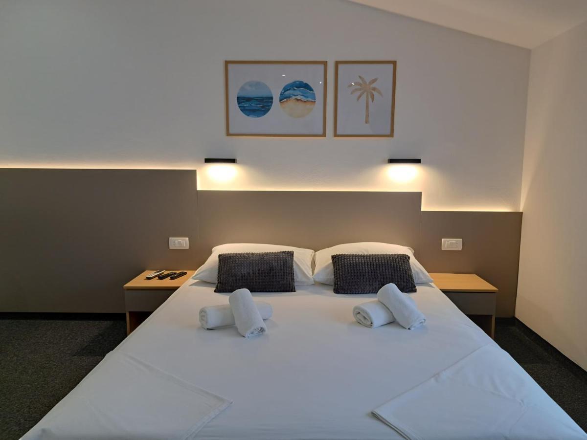 Rooms Zvonimir Stobrec Exterior photo